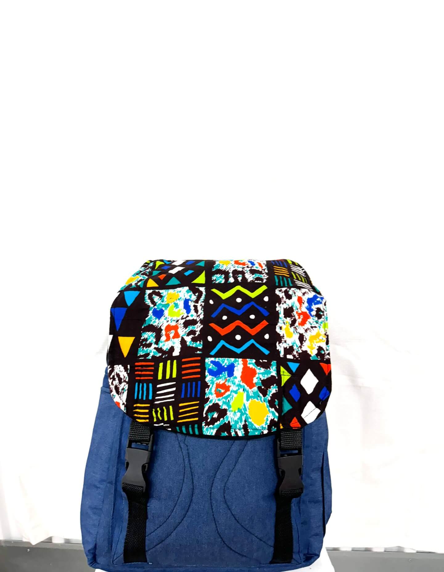 Accra Beauty Blue/green/white/red
